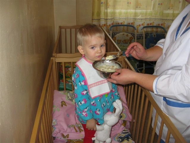 Допомога покинутим немовлятам та дітям