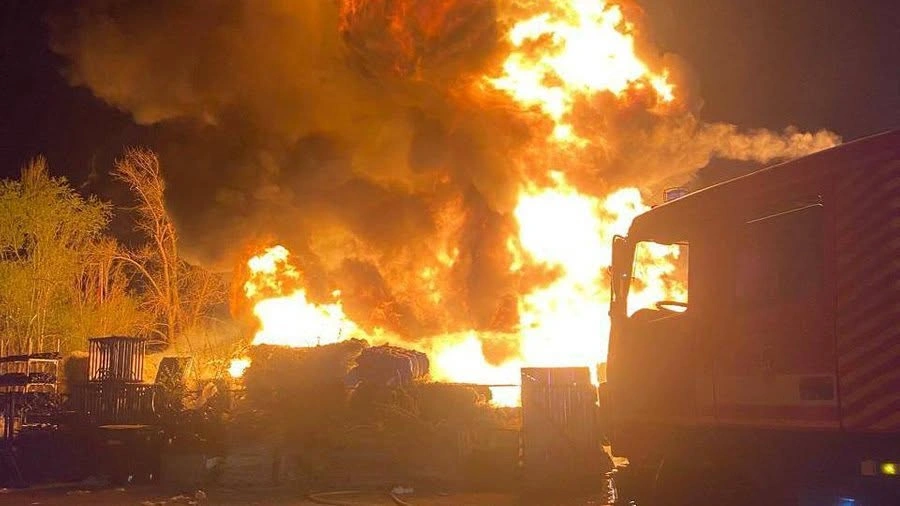 Сьогоднішня ніч у Києві знову була сповнена страху і болю. Обстріли знову поранили людей. Загинула дитина…