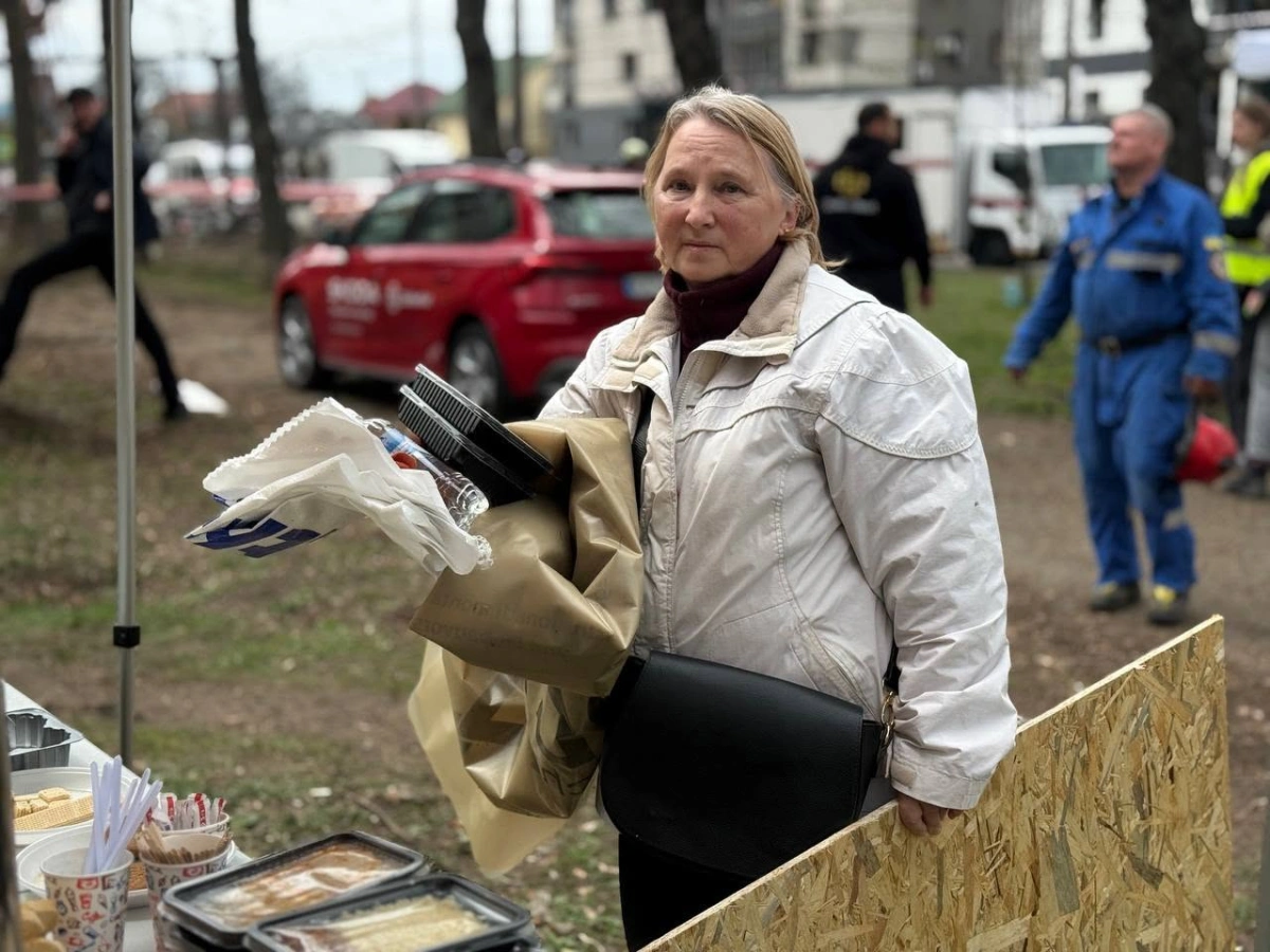 Сьогоднішня ніч у Києві знову була сповнена страху і болю. Обстріли знову поранили людей. Загинула дитина…